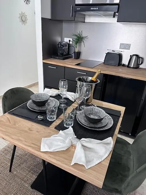 Superbe Studio Avec Balcon Rue D'Antibes Cannes Apartment