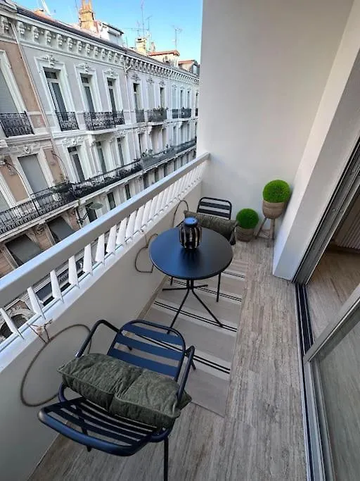 Superbe Studio Avec Balcon Rue D'Antibes Cannes France