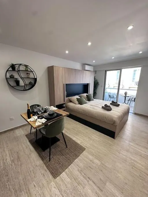 Superbe Studio Avec Balcon Rue D'Antibes Cannes