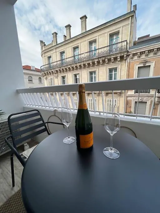 Superbe Studio Avec Balcon Rue D'Antibes Cannes 0*,  France